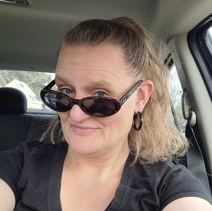 Meet your Posher, Becky